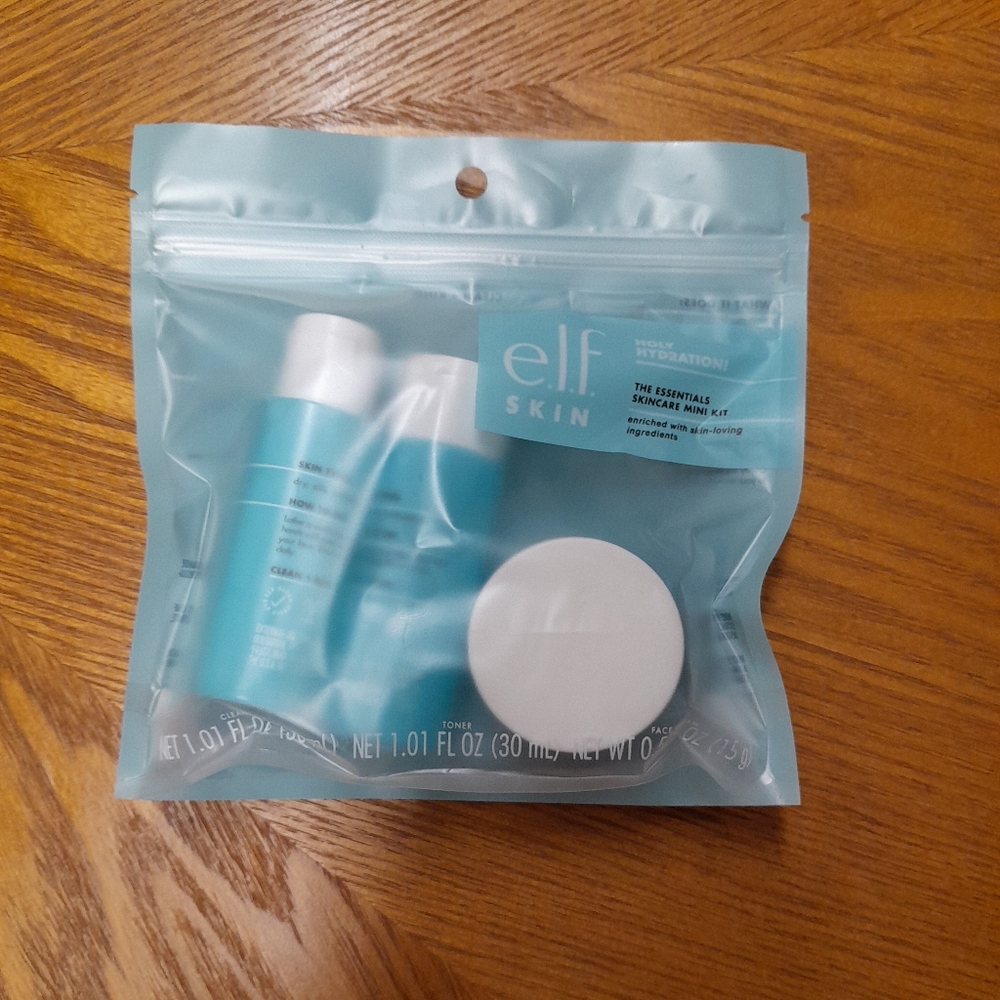 Skin Holy Hydration Essentials Mini Kit NWT Size:OS   Elf